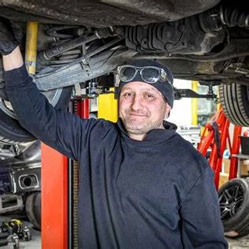 Araçta Vuruntu Sesi Duyuluyorsa Nasıl İlerlenmeli?